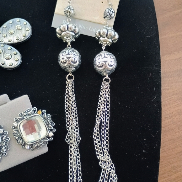 3 Silver Pairs Of Earrings - Picture 3 of 6